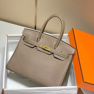 Classic Hermes Bag: A Stylish and Versatile Choice for Elegance